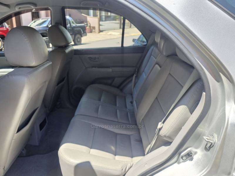 KIA MOTORS - SORENTO - 2008/2008 - Prata - R$ 116.000,00