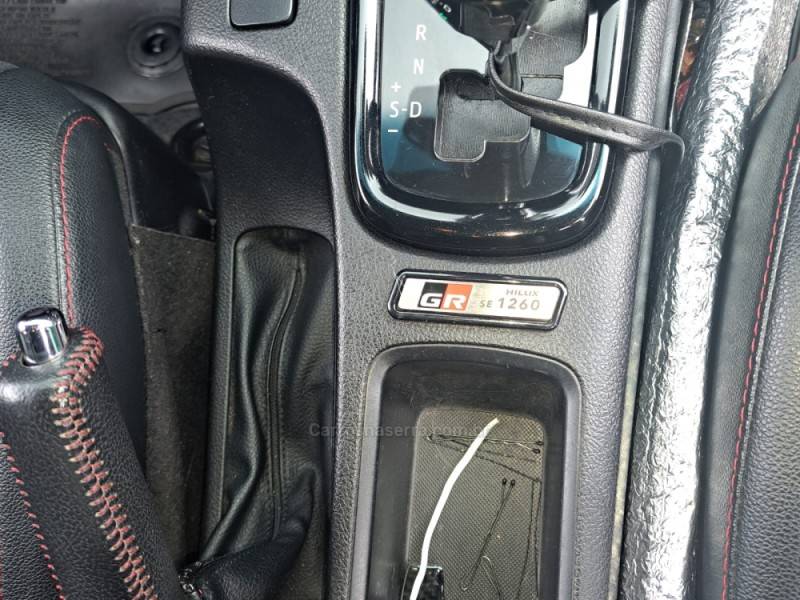 TOYOTA - HILUX - 2022/2022 - Branca - R$ 246.000,00