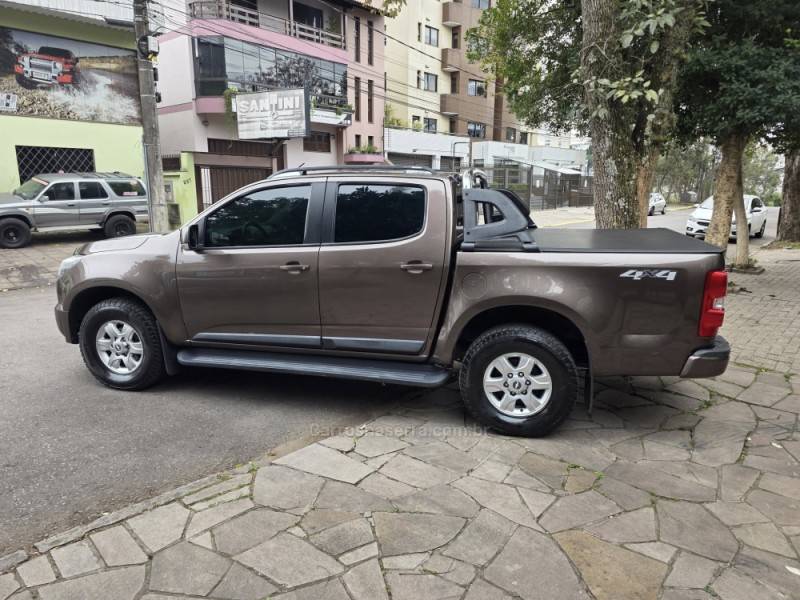 CHEVROLET - S10 - 2013/2013 - Marrom - R$ 110.000,00