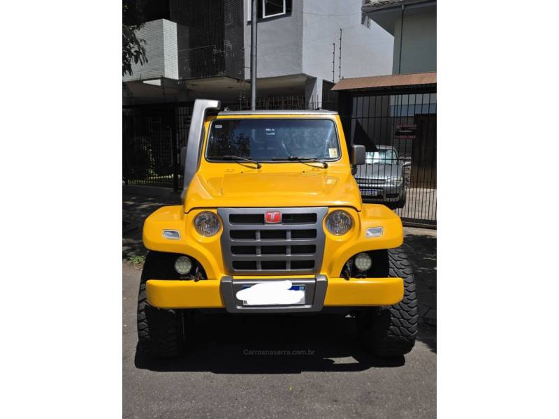 TROLLER - T4 - 2010/2010 - Amarela - R$ 108.000,00