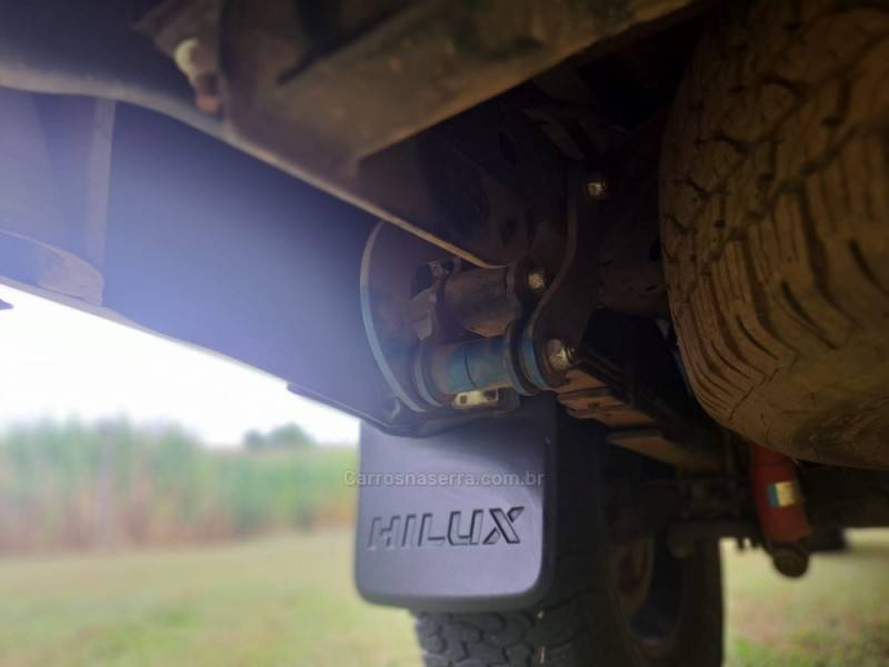 TOYOTA - HILUX - 2022/2022 - Branca - R$ 246.000,00