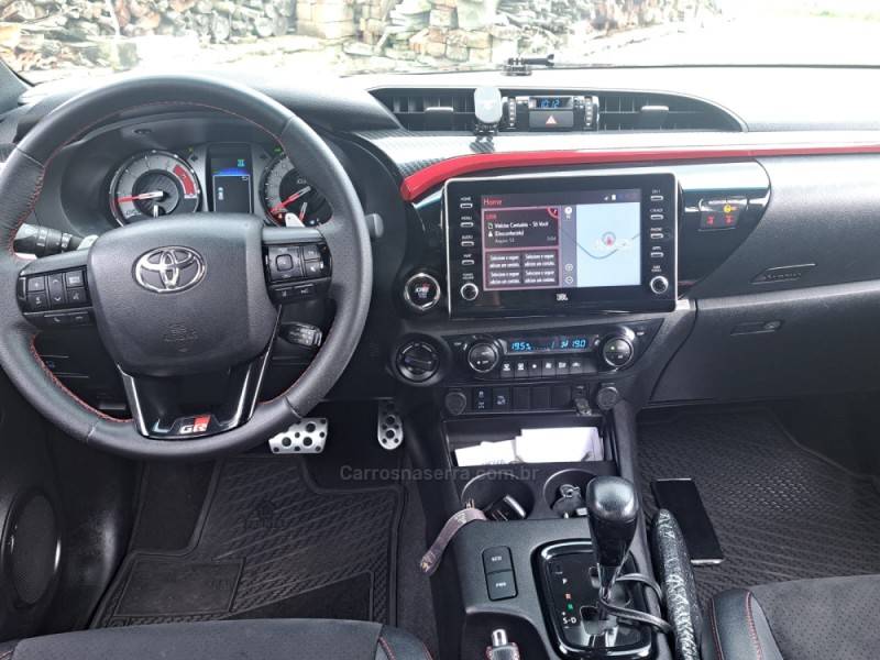 TOYOTA - HILUX - 2022/2022 - Branca - R$ 246.000,00