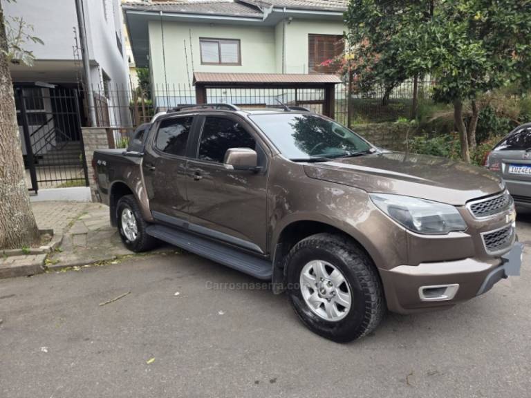 CHEVROLET - S10 - 2013/2013 - Marrom - R$ 110.000,00