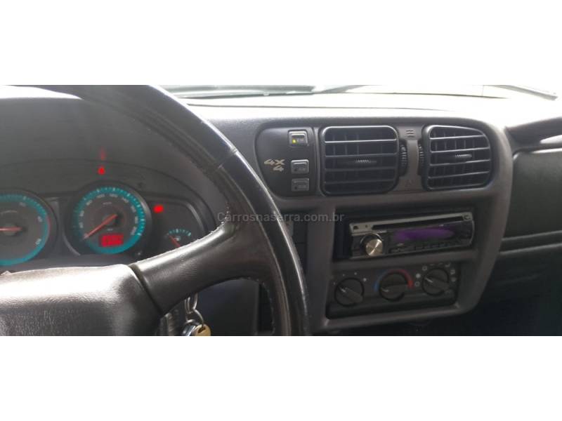 CHEVROLET - S10 - 2010/2011 - Prata - R$ 73.000,00