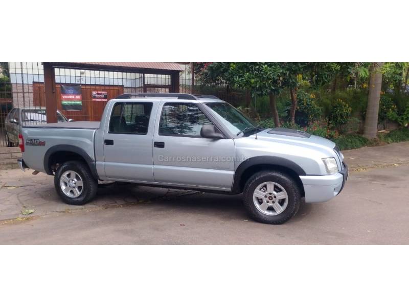 CHEVROLET - S10 - 2010/2011 - Prata - R$ 73.000,00