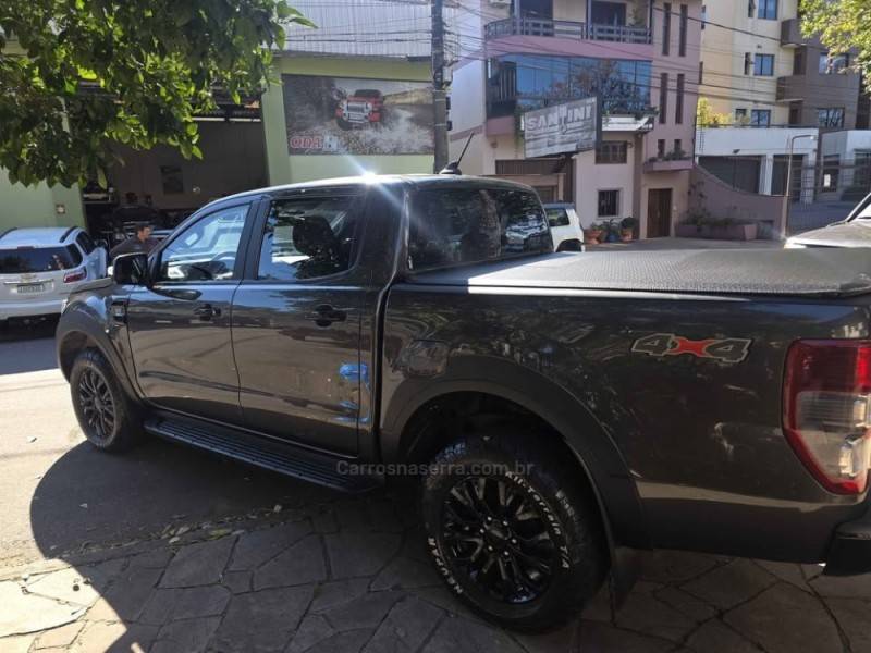 FORD - RANGER - 2023/2023 - Cinza - R$ 192.000,00