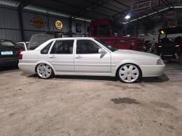 VOLKSWAGEN - SANTANA - 2000/2000 - Prata - R$ 50.000,00