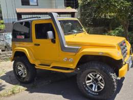 TROLLER - T4 - 2010/2010 - Amarela - R$ 108.000,00