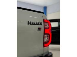 TOYOTA - HILUX - 2022/2022 - Branca - R$ 248.000,00
