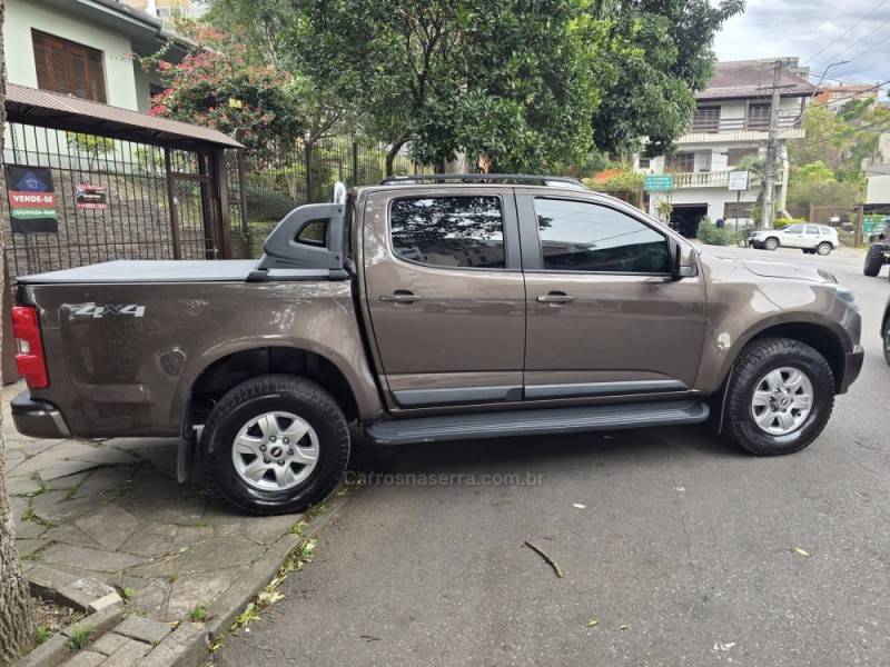 CHEVROLET - S10 - 2013/2013 - Marrom - R$ 110.000,00