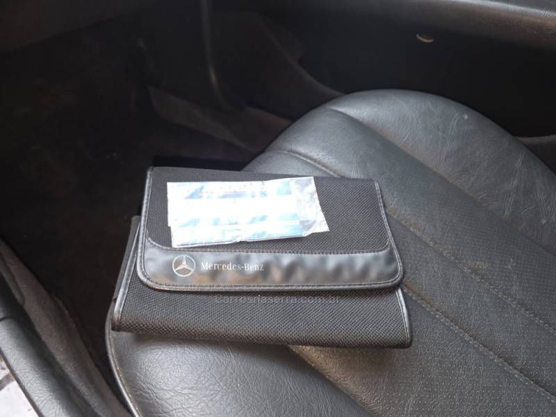 MERCEDES-BENZ - 320 E - 1996/1996 - Prata - R$ 50.000,00