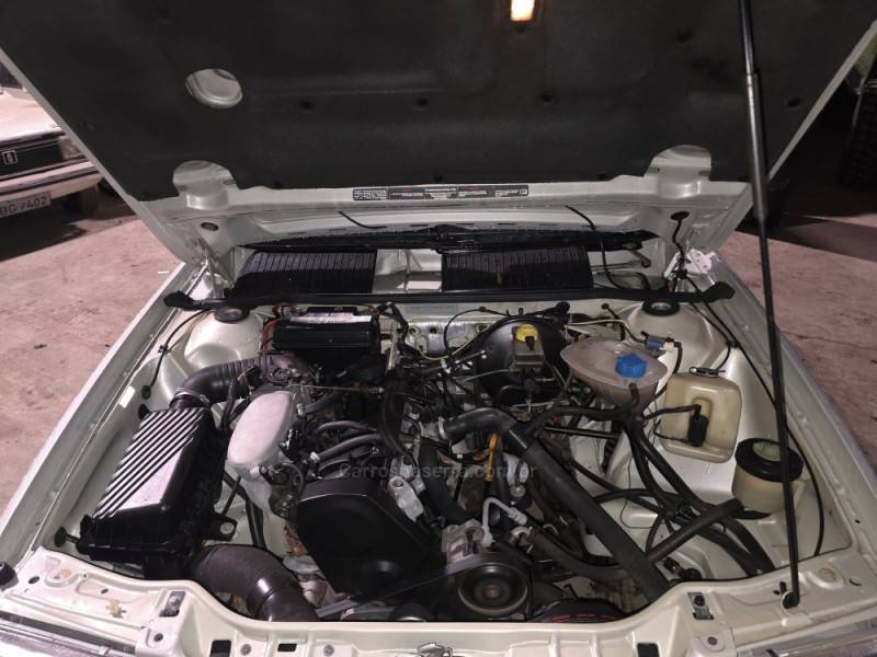 VOLKSWAGEN - SANTANA - 2000/2000 - Prata - R$ 50.000,00