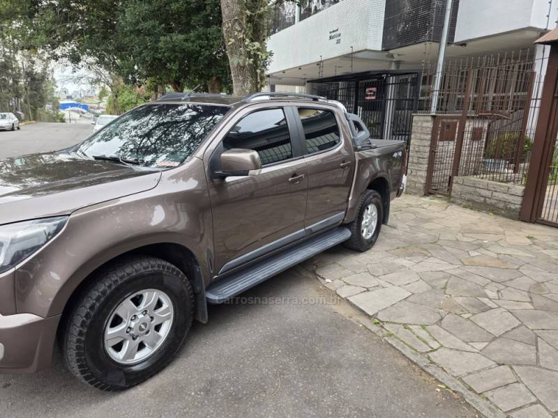 CHEVROLET - S10 - 2013/2013 - Marrom - R$ 110.000,00