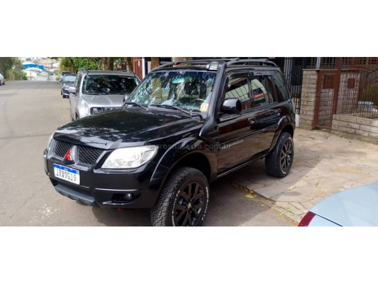MITSUBISHI - PAJERO TR4 - 2012/2012 - Preta - R$ 62.000,00