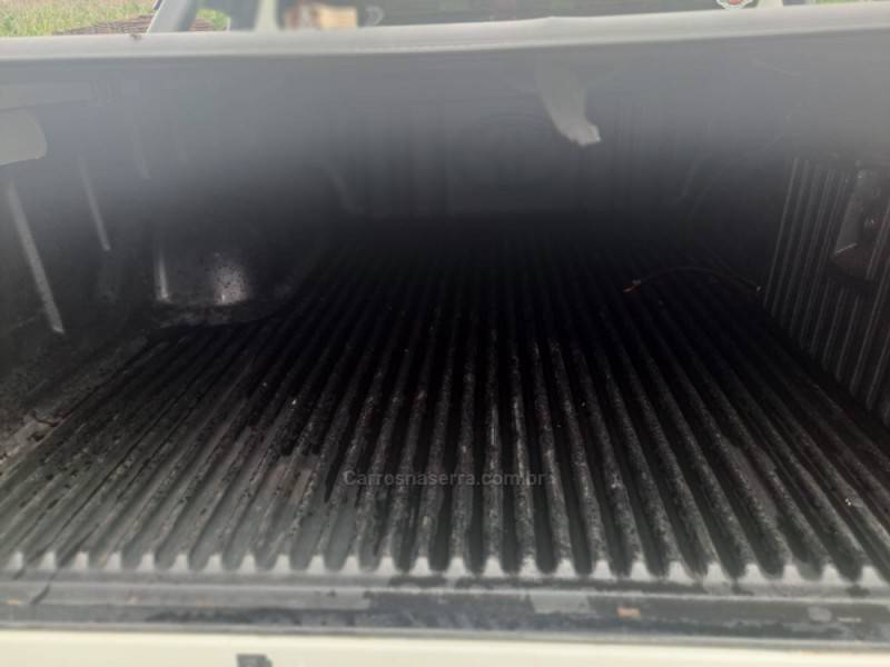 TOYOTA - HILUX - 2022/2022 - Branca - R$ 246.000,00