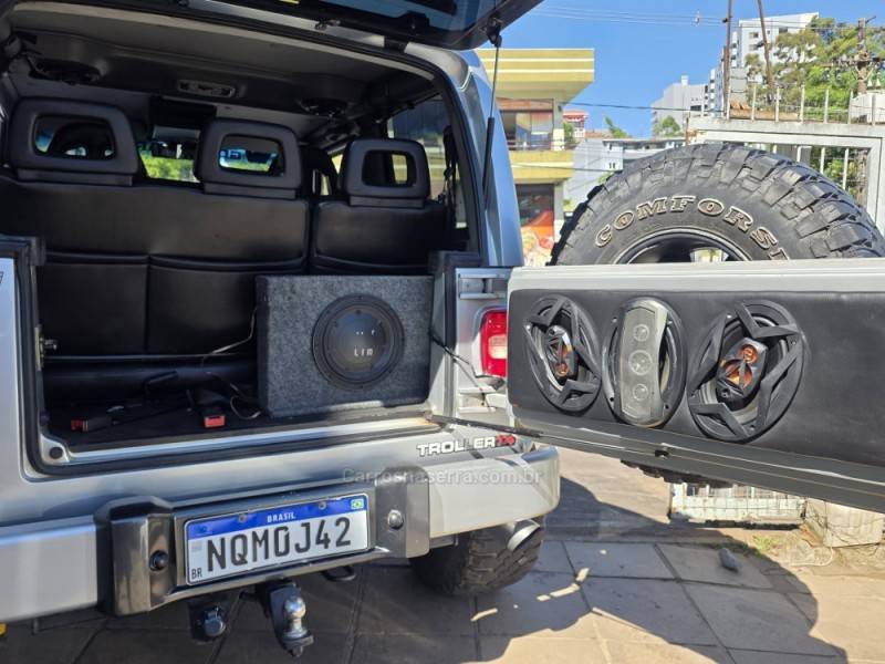 TROLLER - T4 - 2009/2009 - Prata - R$ 105.000,00